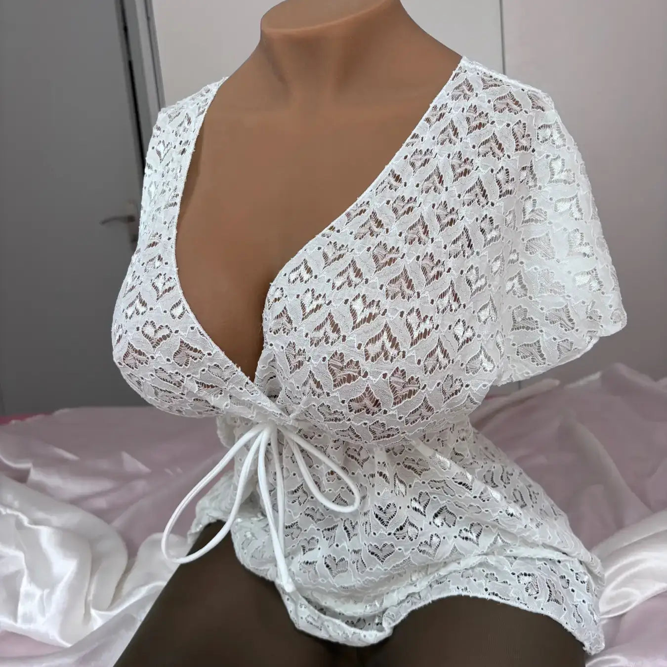 Top Dentelle Blanche – Éclat Séduisant