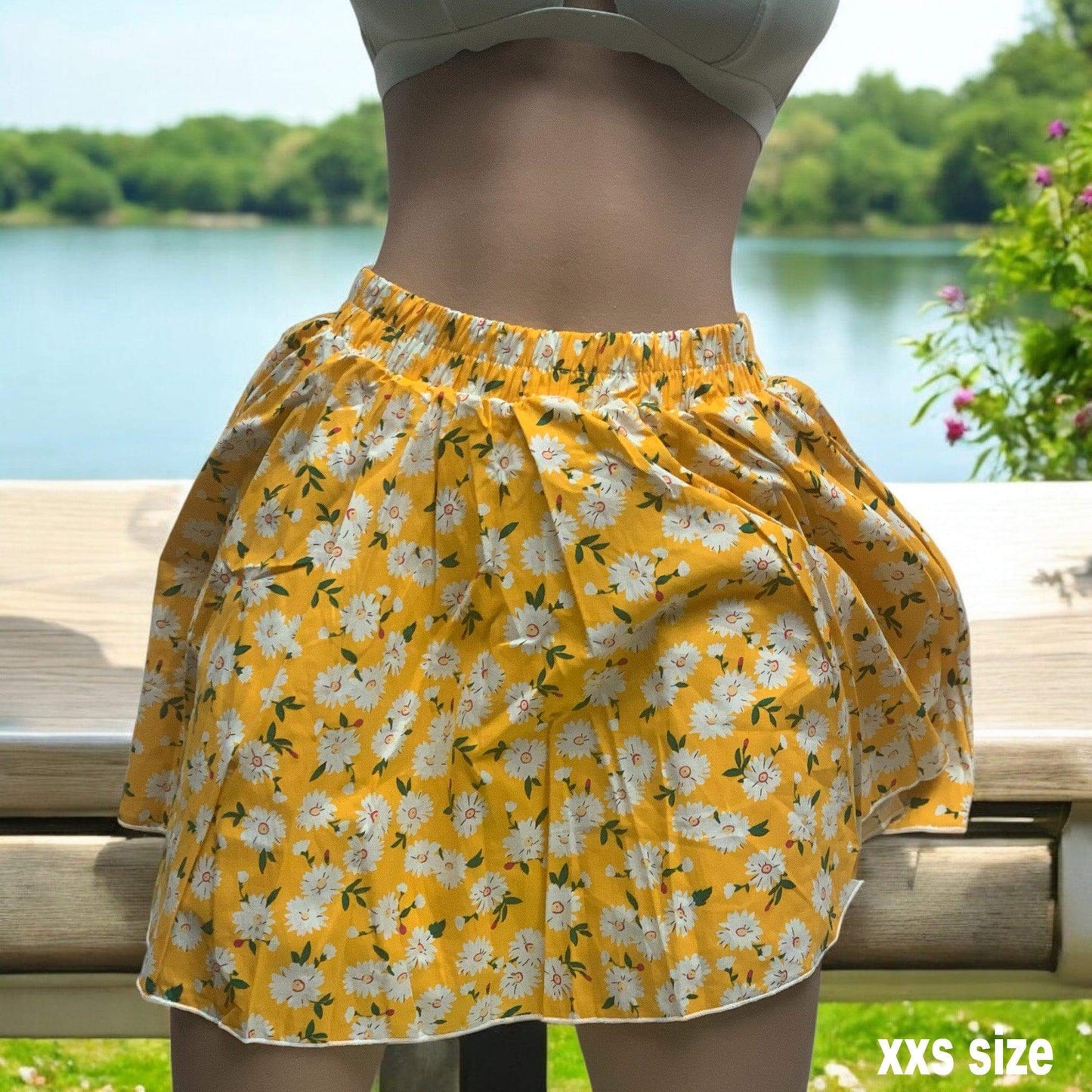 Jupe jaune à fleur - Concept Beauty