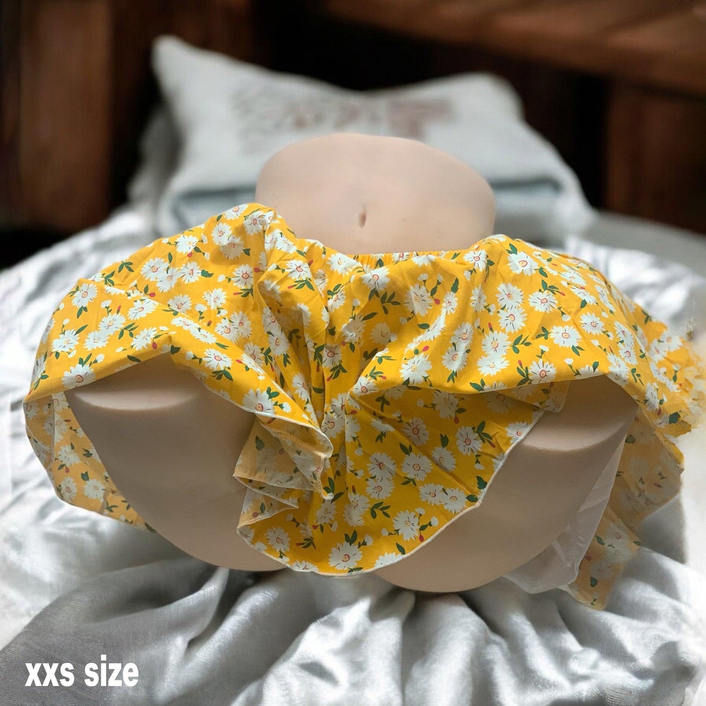 Jupe jaune à fleur - Concept Beauty