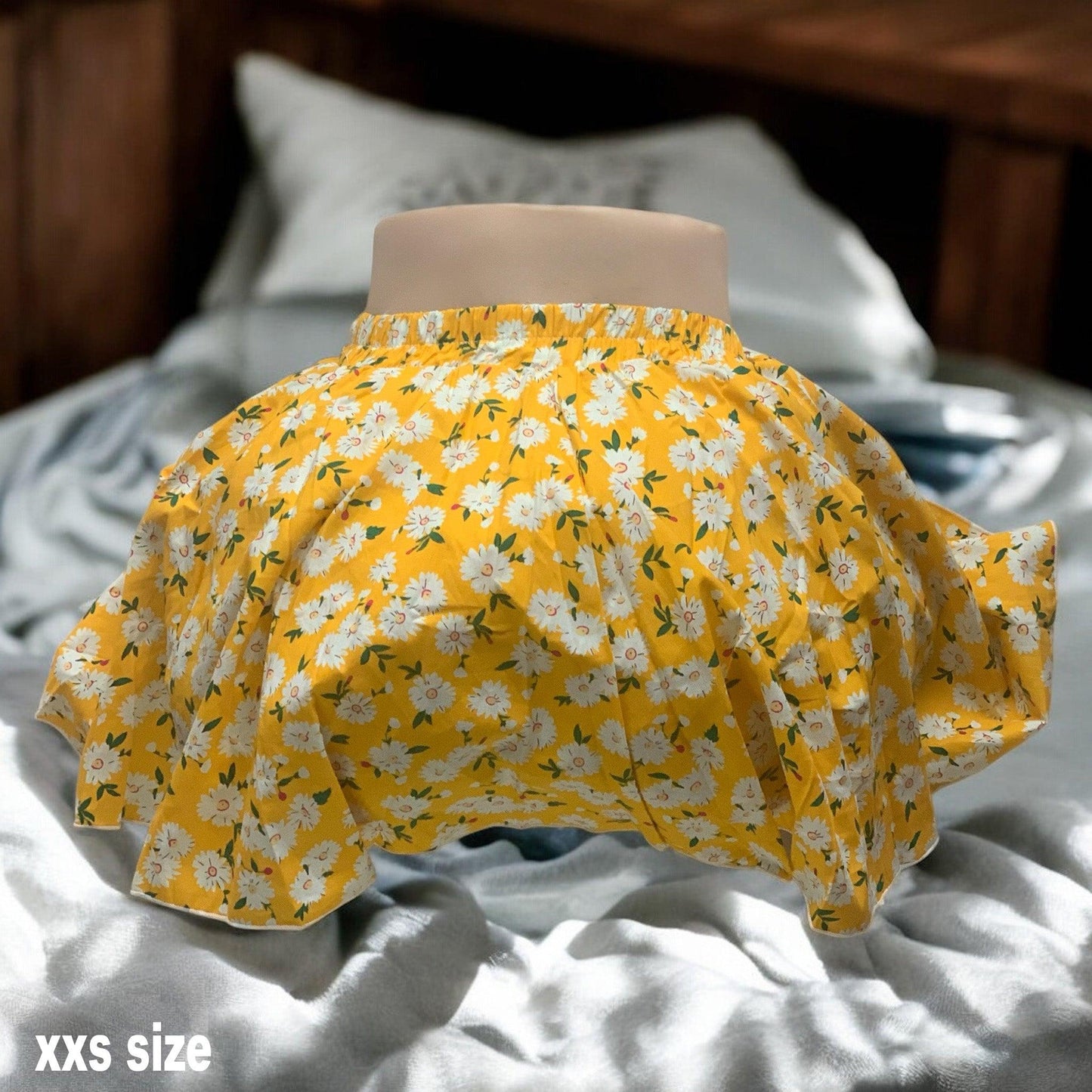 Jupe jaune à fleur - Concept Beauty