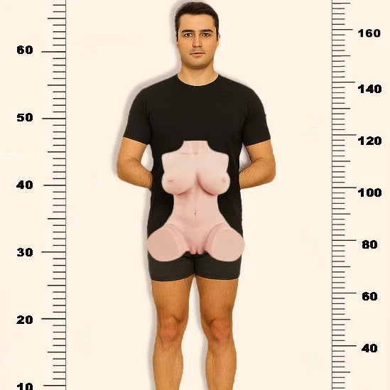 Scarlett – Mini Bombshell with Fatal Curves