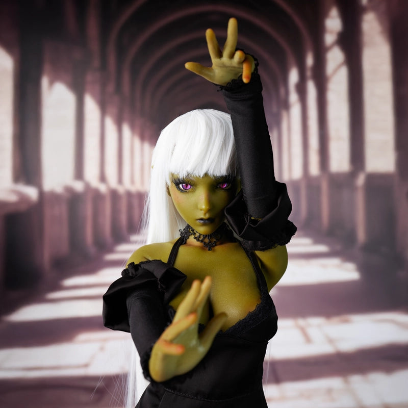 Momoko — Goblin Queen Mini Doll Si60L