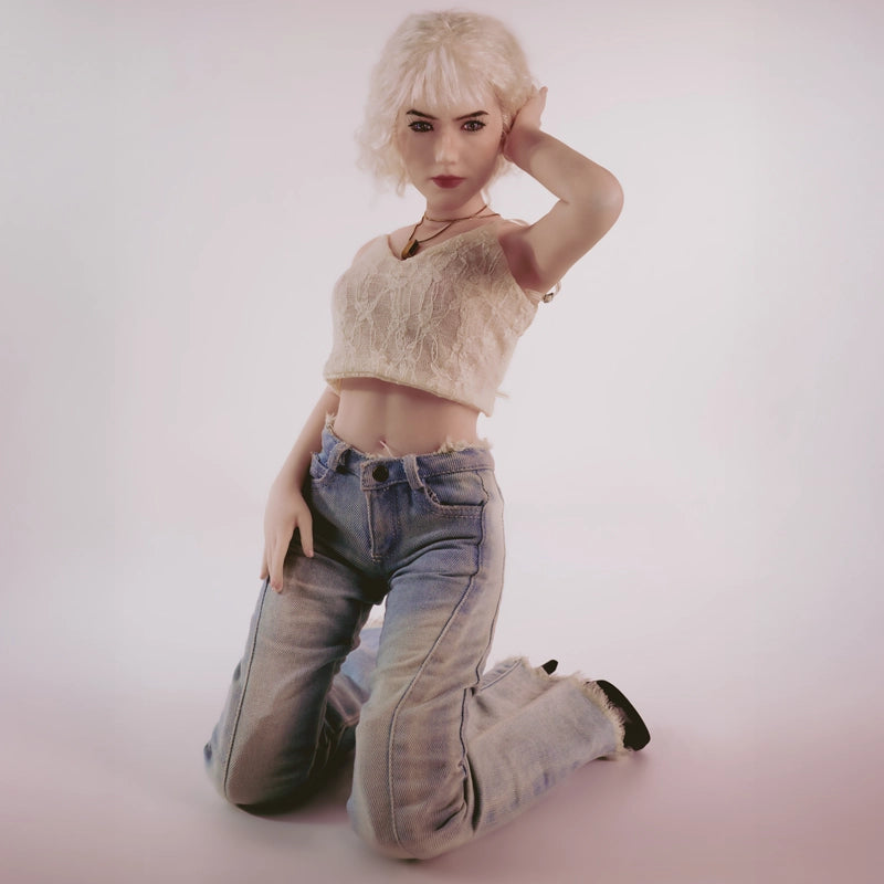 Tara – Mini poupée silicone – silhouette fine et réaliste Si60s