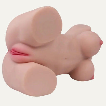 Scarlett – Mini Bombshell with Fatal Curves